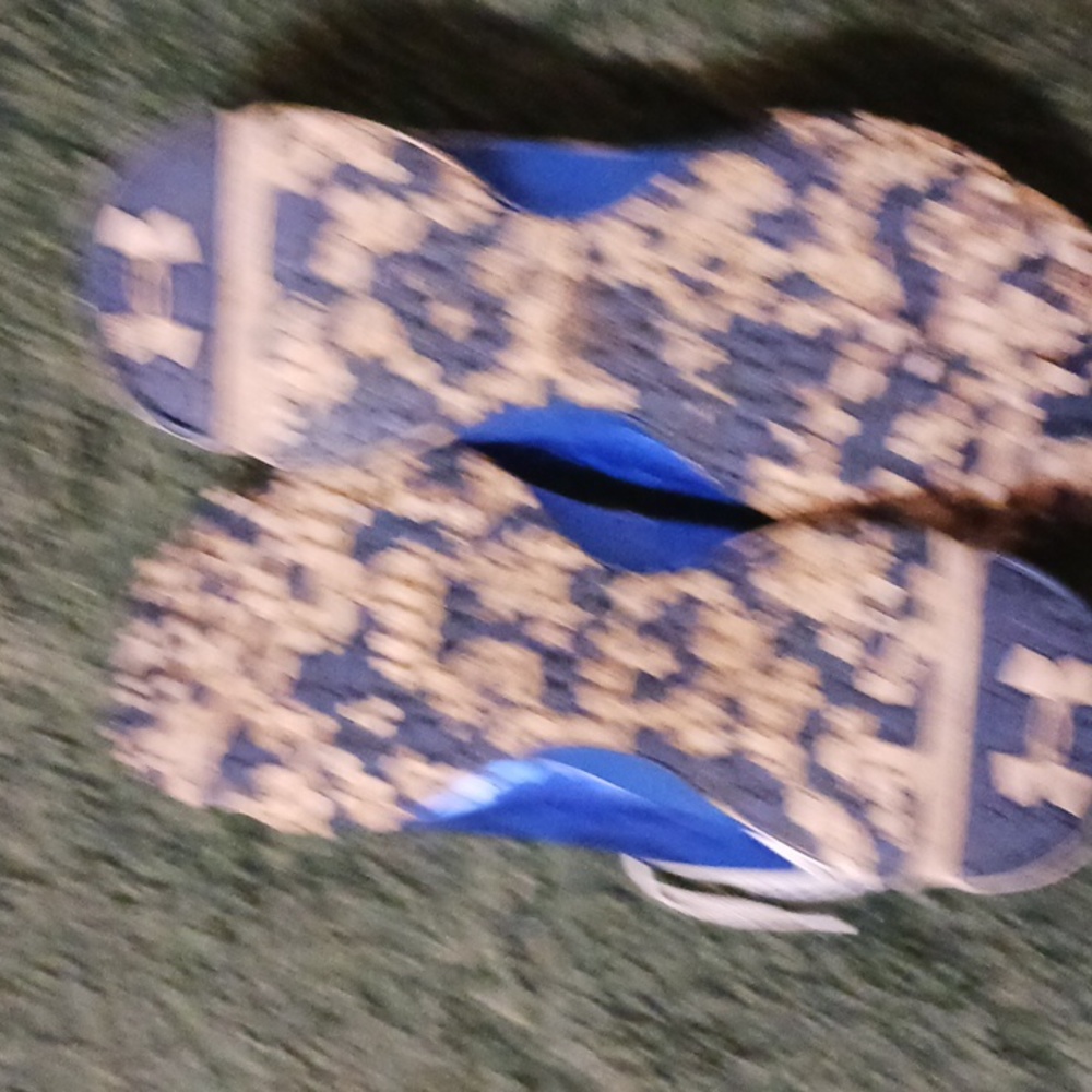 Men's Under Armour turf shoes Used - Picture 4 of 5
